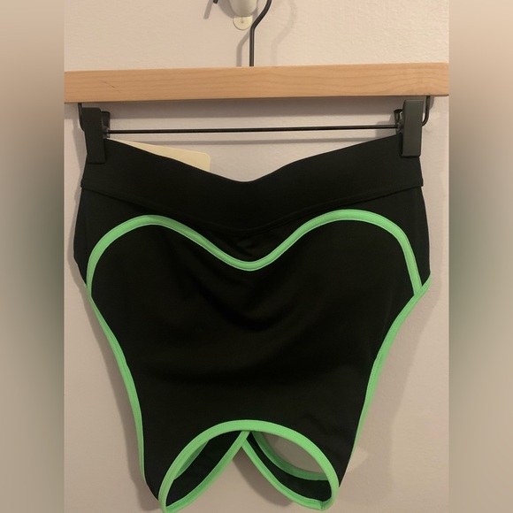 Blare Crossback Bra - Picture 1 of 3